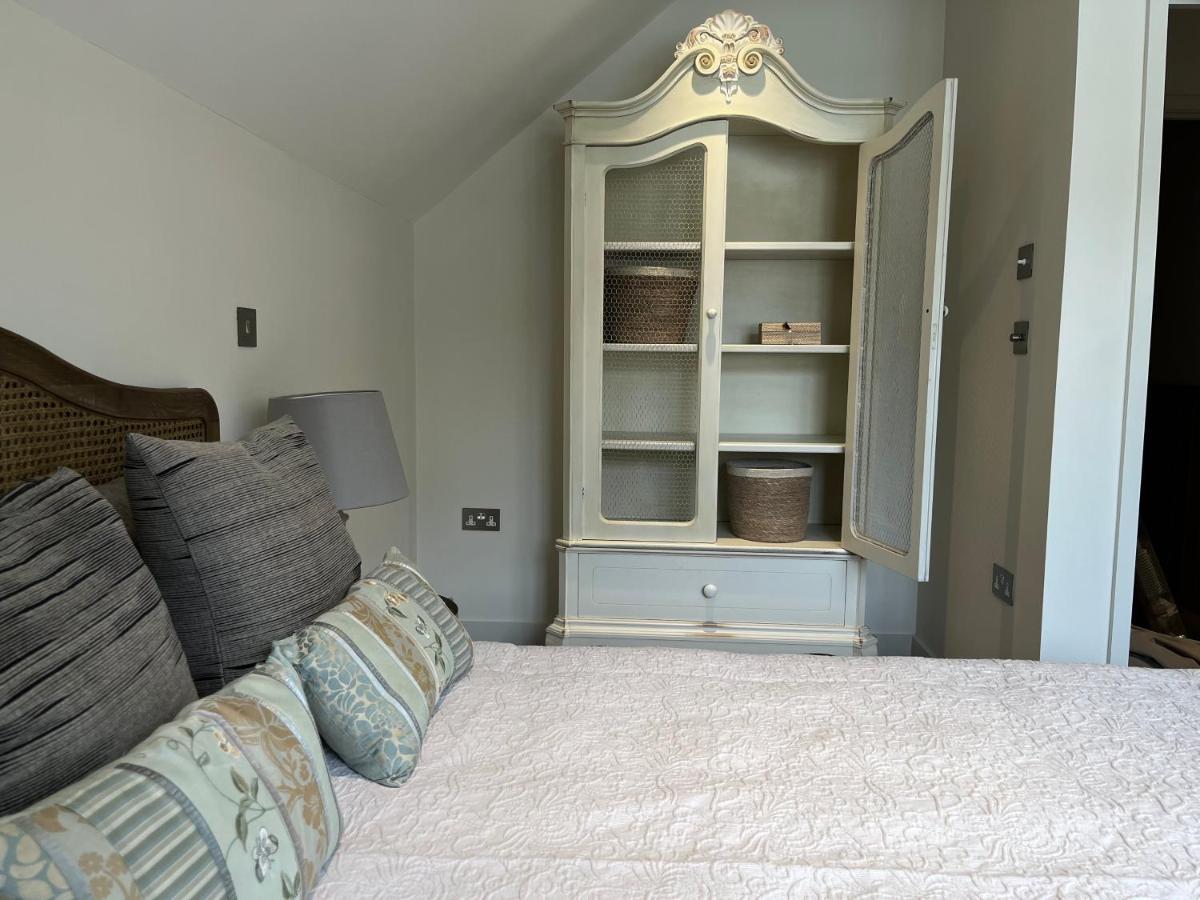 Apartment Walcot Yard With Parking, Keys *