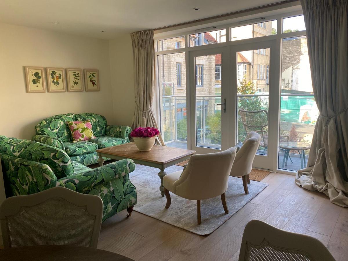 Apartment Walcot Yard With Parking, Keys *